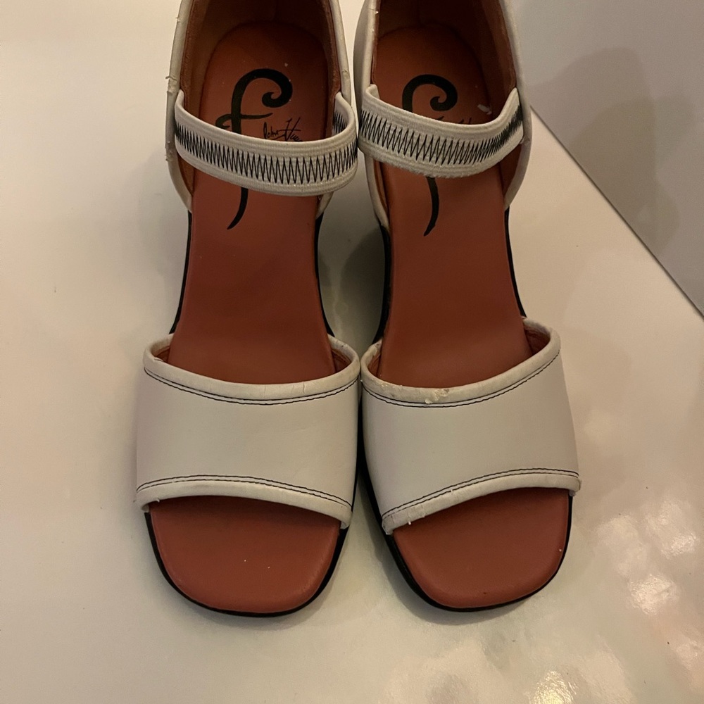 John Fluevog Mae White with black stitch PROJECT SHOE 9.5w - Picture 2 of 11